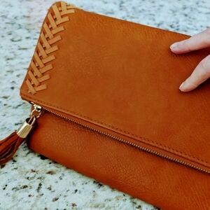 Leather clutch bag with gold chain